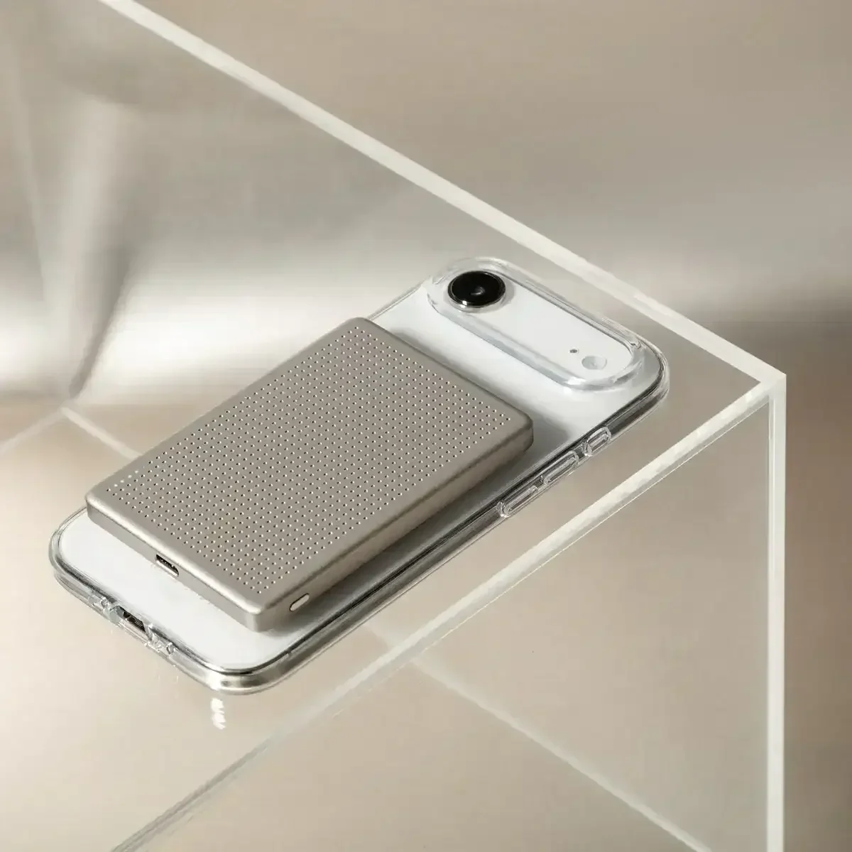 Native Union - Active Power Bank With MagSafe Wireless Charging - Powerbank z ładowaniem MagSafe - Image 10