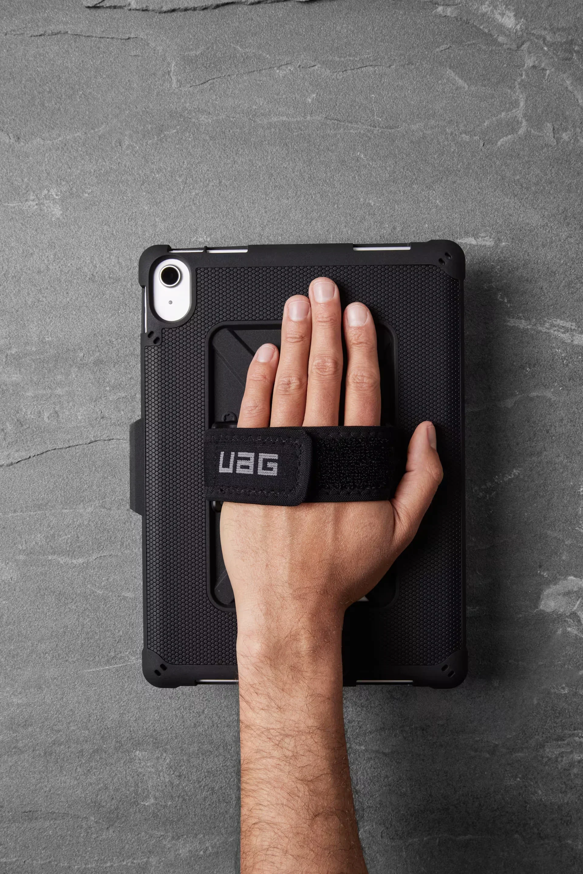 UAG - Metropolis with Hand Strap iPad 11" Folio Case - Etui z Paskiem na Rękę do iPada - Image 6